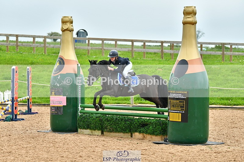 230513A-101520-00327 - Cls 12 Cats & Pipes Champ Quali