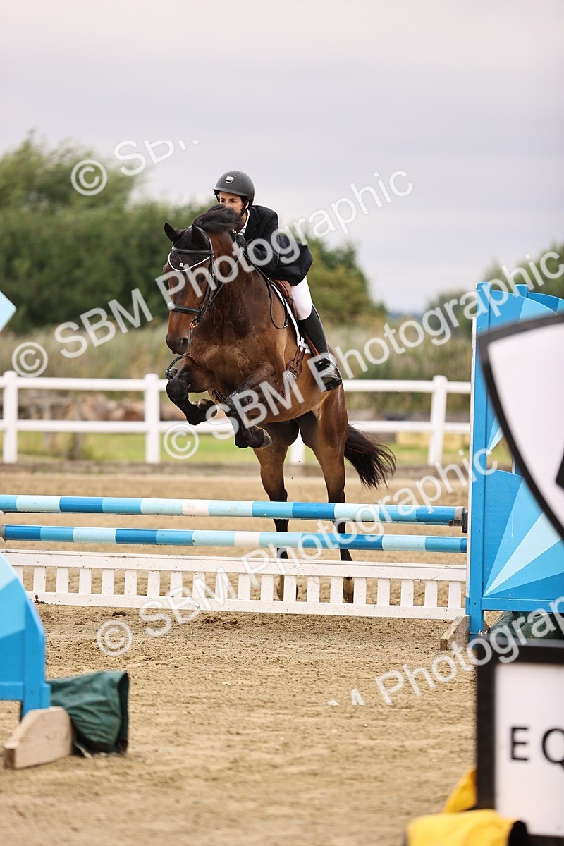 SBM_024331 - Class 8 - Clear Round