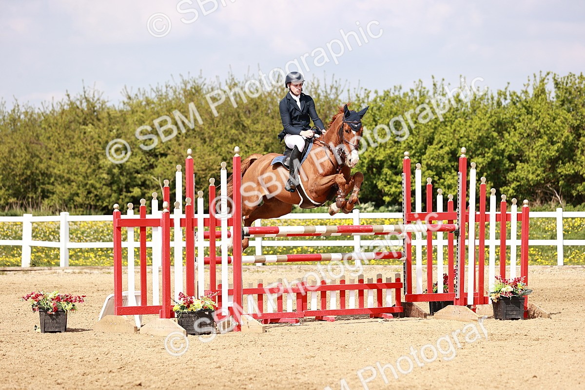  - Class 26 - Senior Foxhunter - 1.20m