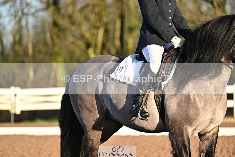 241214-093455-00970 - 117-Janine.Paterson-Pottertonpark.Mulreesh