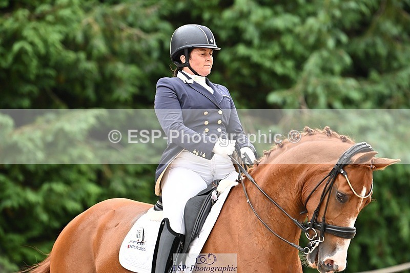 240811-102849-04752 - 156-Stacey.Escrig-Joie.De.Vivre