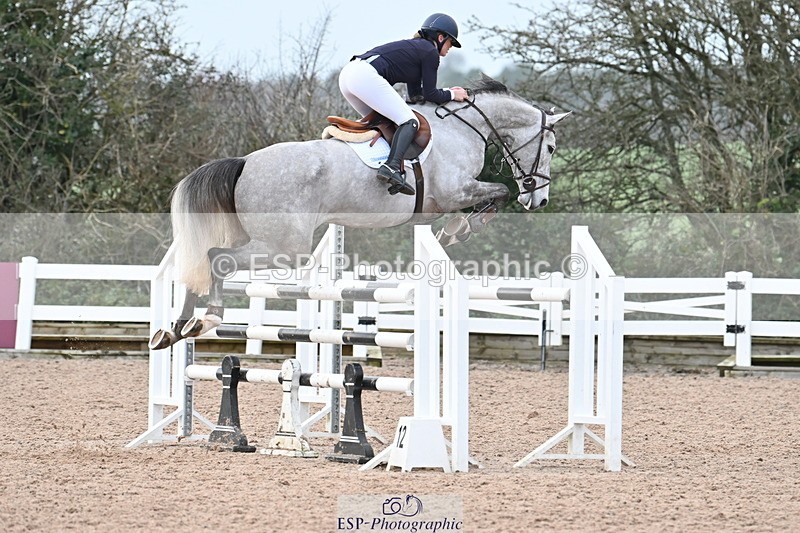 231208A-135121-01020 - Cls 6 Foxhunter & 1.20m Open