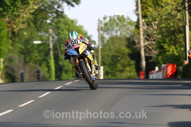 Peter Hickman* BMW / Ice Valley by Motorsave Trade - Tuesday Practice Solos