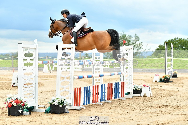 230720A-145103-03574 - Cls 9, 2 Star Big 1.40m Start to break