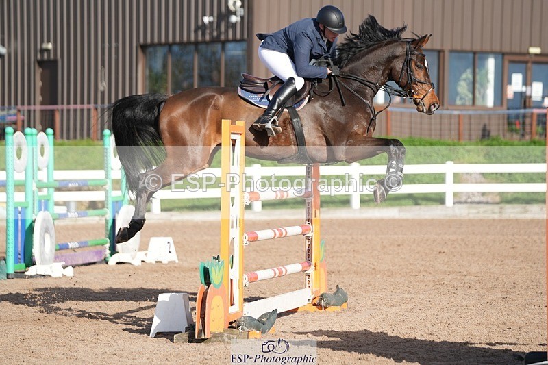 251108-125402-02594 - Cls 13 Foxhunter and 1.20m Open
