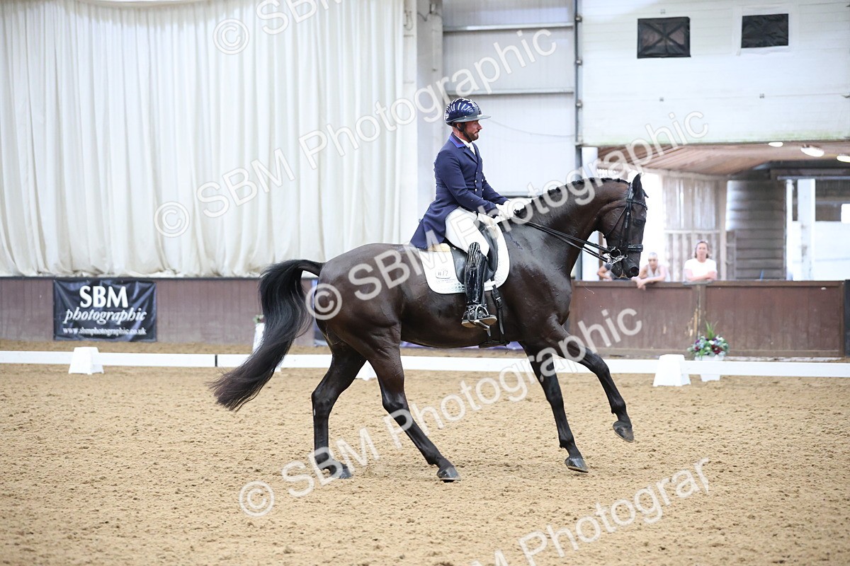 SBM_004334 - Class 9 - FEI Inter 1 Gold - 15.55-16.43
