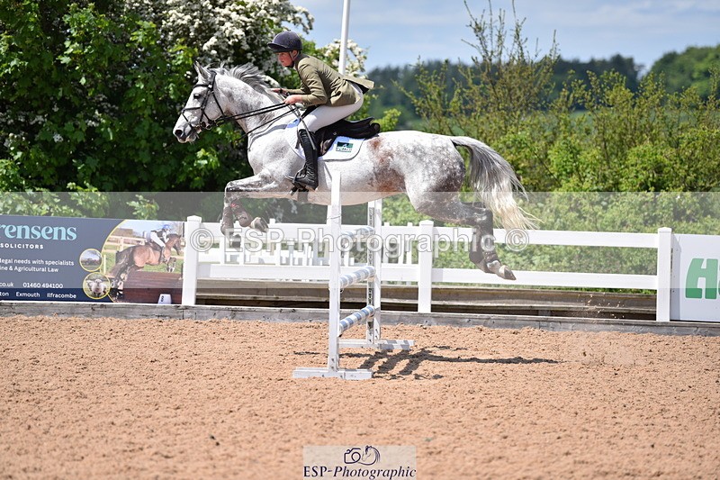 230531A-123948-00355 - Cls 4 Newcomers & 1.10m Open