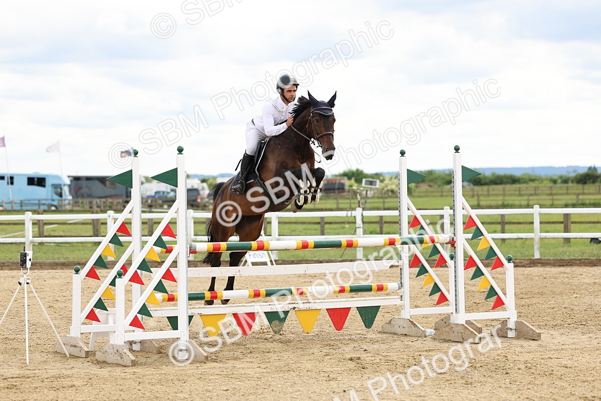 SBM_006154 - Class 19 - Senior Newcomers - 1.10m