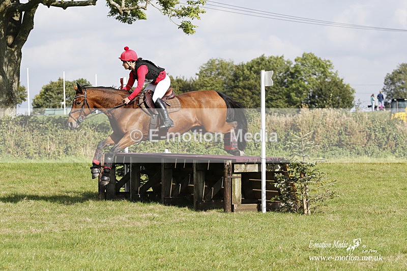  WWHT 171021 3129 - Intermediate (0.90m)  17/10/21