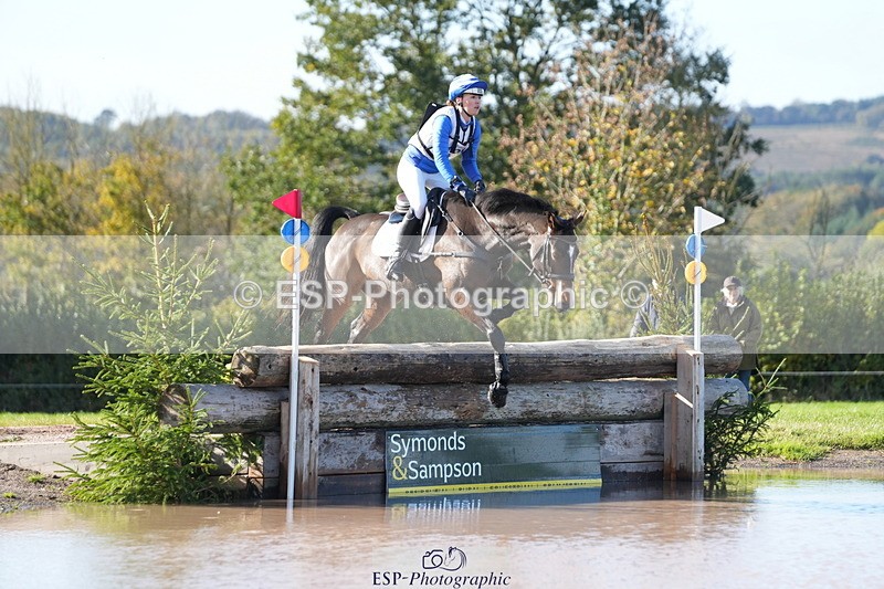 251024A-122703-08781 - B-131-Gemma.Gurvidi