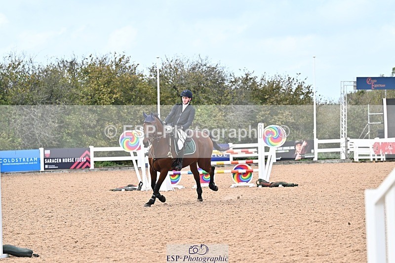 261014-124456-00481 - Cls  05 Snr Newcomers & 1.10m Open