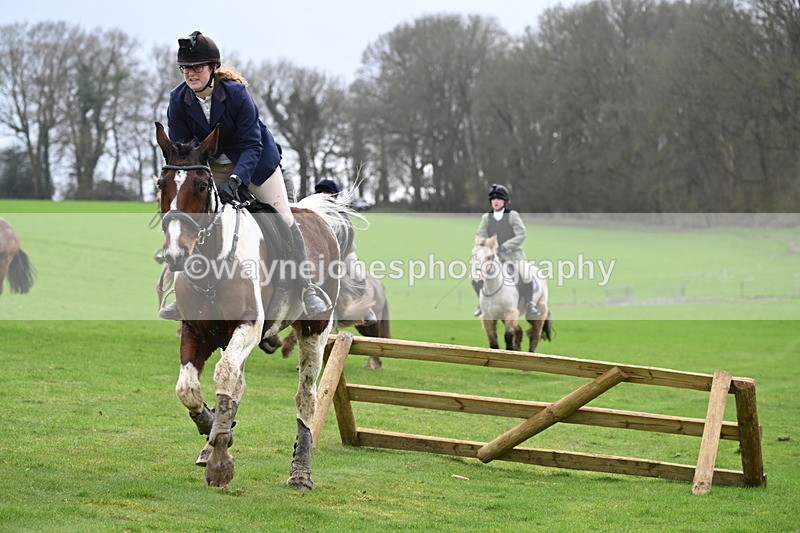 WJ6_9164 - Line Three