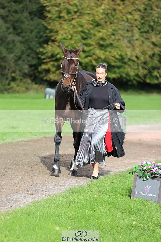 251026A-121212-25948 - G-562-Phoebe.Lagor