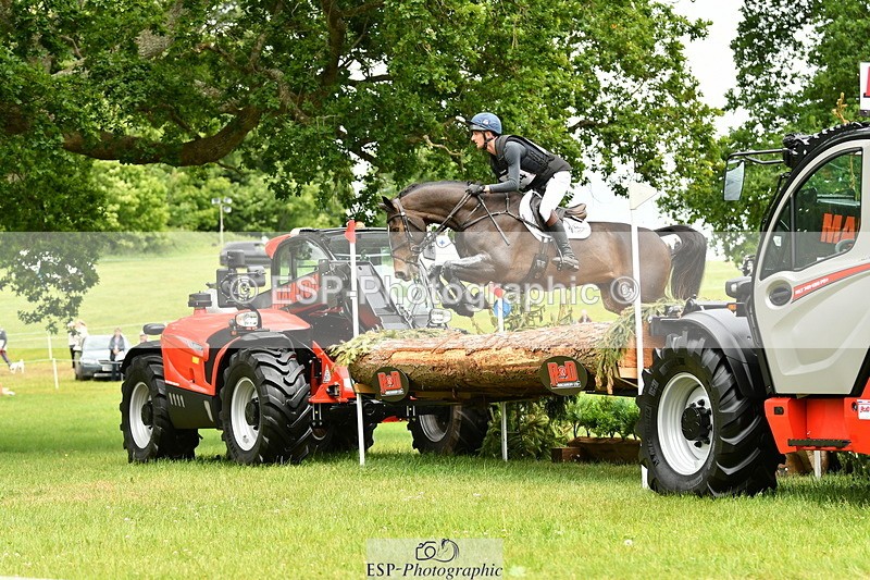 250525A-143630-16982 - D-404-Tom.Jackson-PLOT.TWIST.B