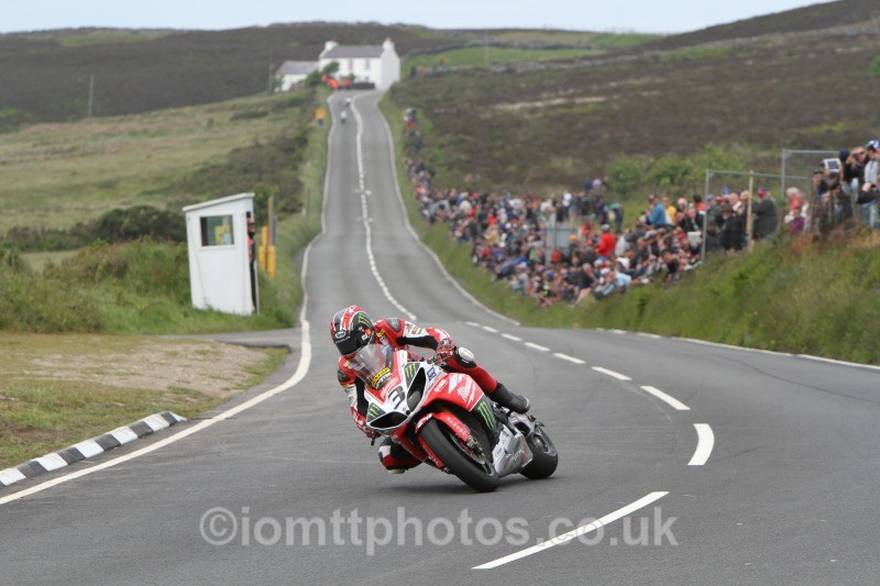 Ian Hutchinson Yamaha / Milwaukee Yamaha - Pokerstars Senior TT