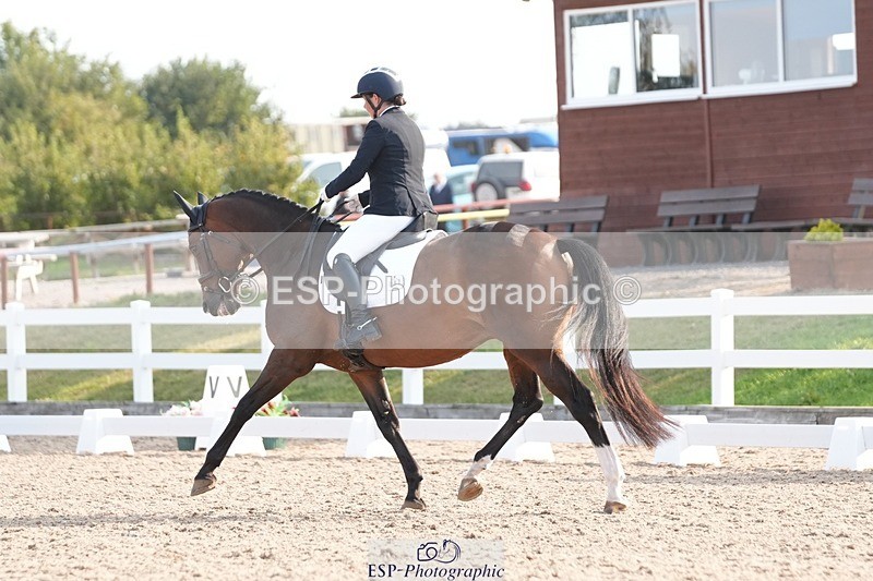 250817-091228-07112 - 047-Hannah.RogersWoodendfarm.Viva