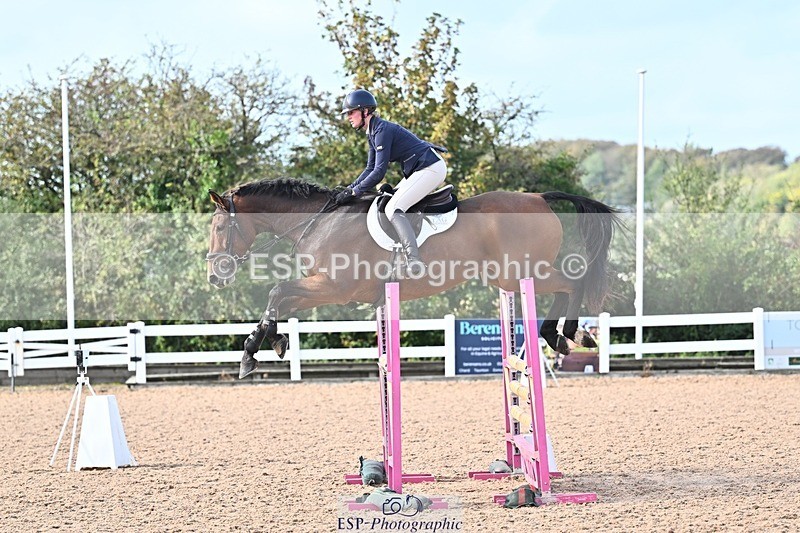 261014-131413-00598 - Cls  05 Snr Newcomers & 1.10m Open