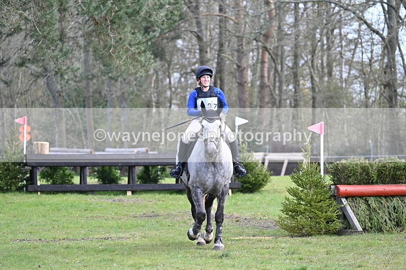 WJ7_0126 - Time 10:13 to 10:38 Times at the Fence