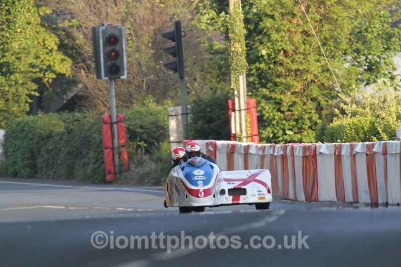 IMG_5638 - Thursday Practice - TT 2013 Side Car