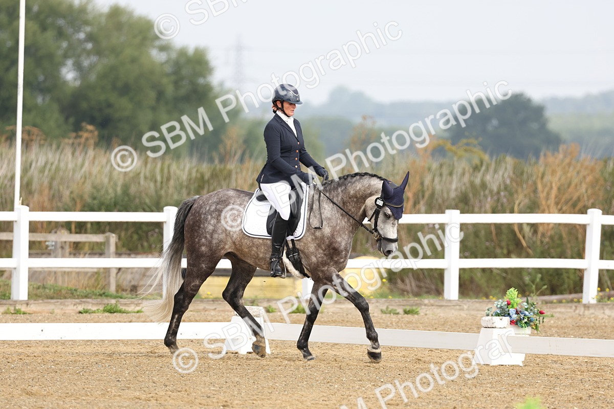 SBM_005523 - Class 6 - Novice 6 - 9.30-10.12