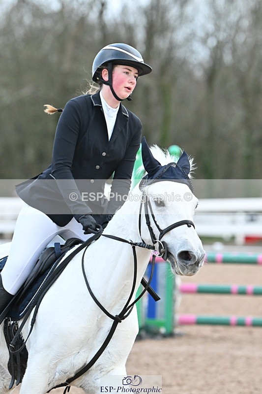 231119A-084728-04239 - Sun Cls 2 British Novice & 80cm Open