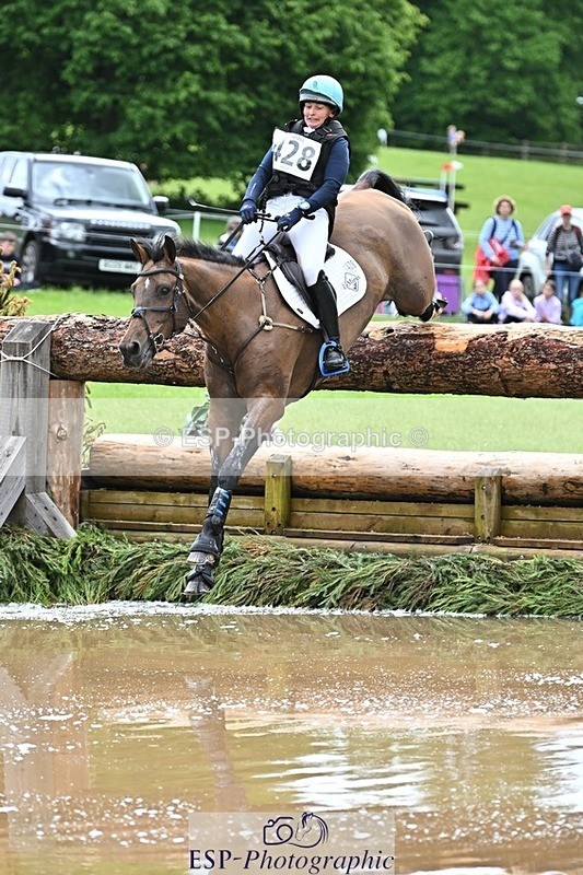 240526-114858-20717 - 428-COOLEY_SNAPCHAT-Selina_Milnes