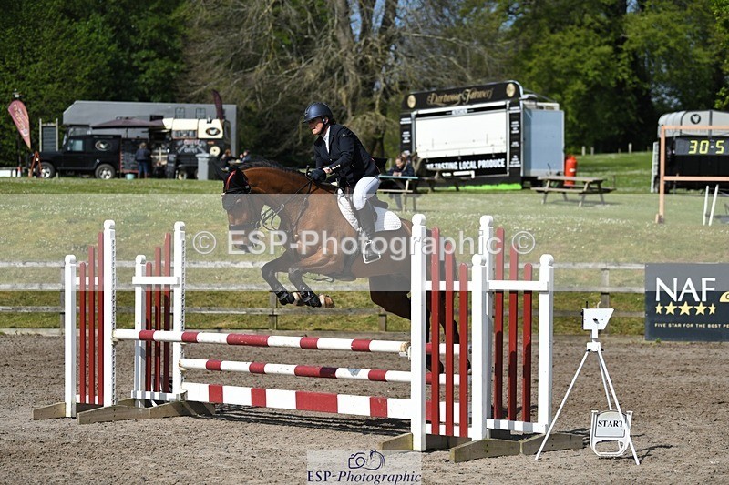 230512-102331-00513 - Cls 10 Snr 85cm Schooling