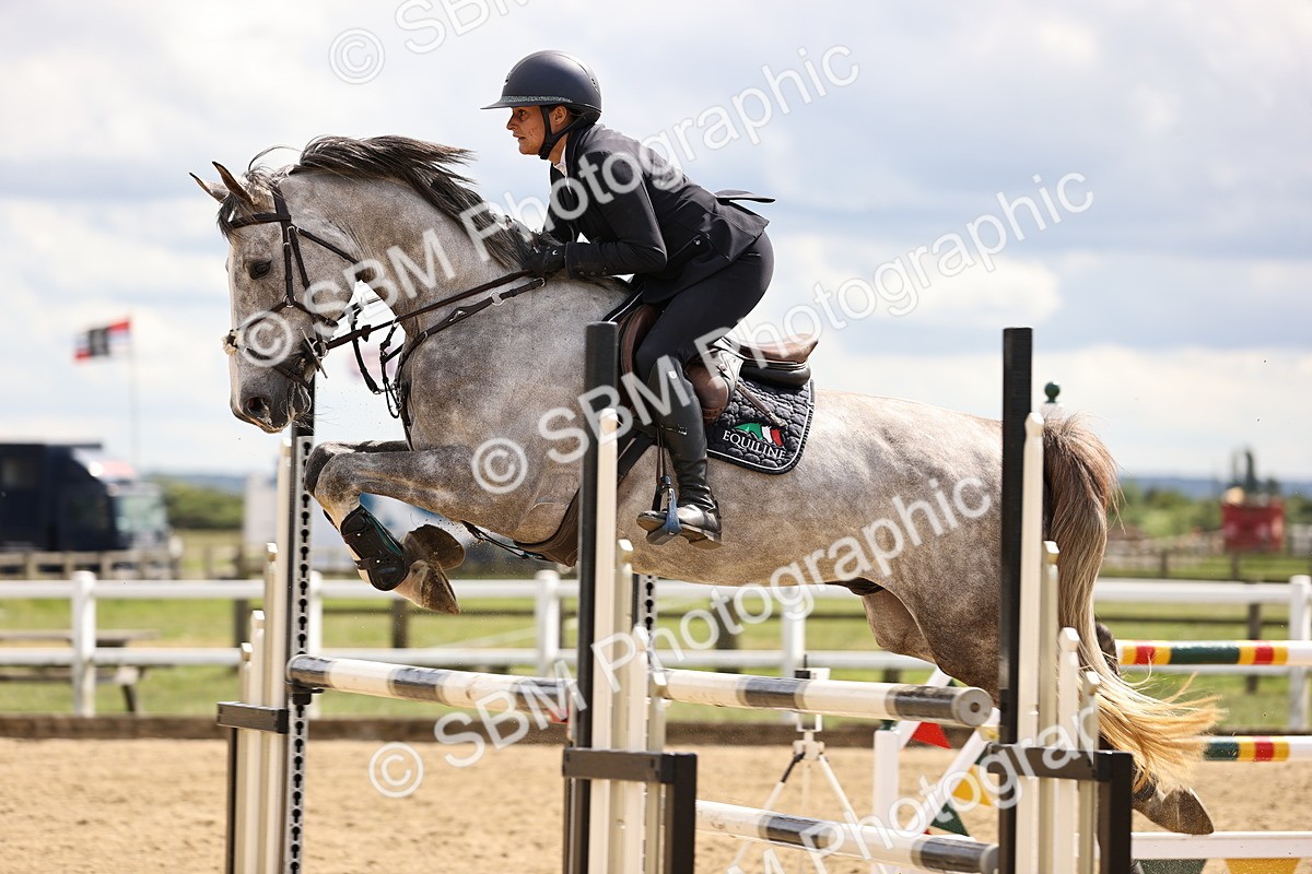 SBM_003481 - Class 11 - Senior Newcomers - 1.10m