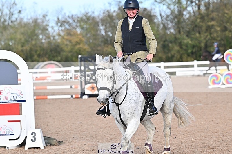 261028-105407-00129 - British Novice and 90cm