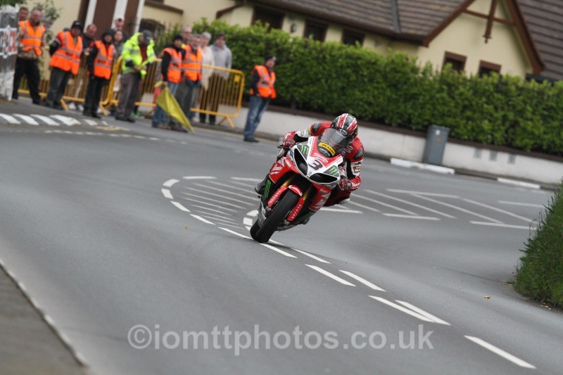 Ian Hutchinson Yamaha / Milwaukee Yamaha - Wednesday Practice - Solos