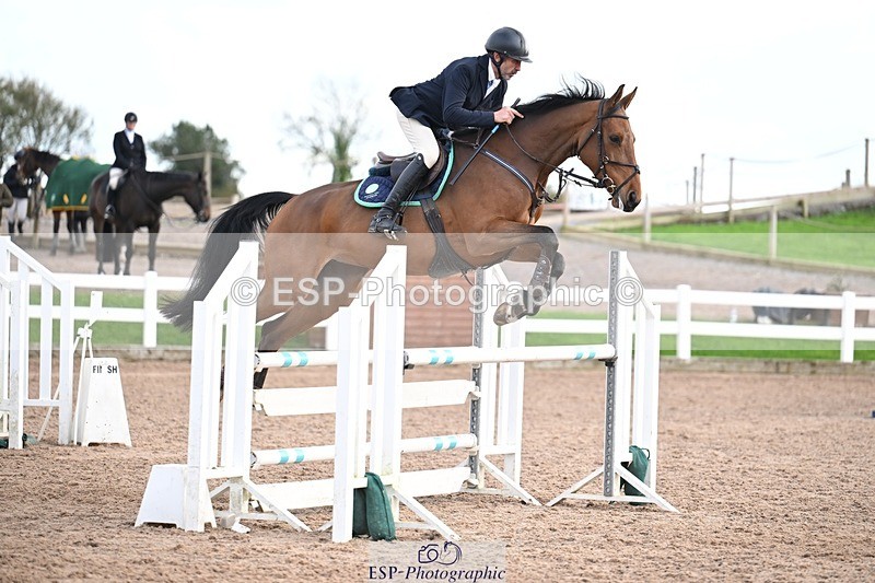 251022-131836-00525 - Cls 4 Snr Newcomers 1.10m