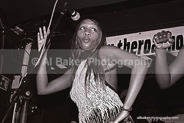 32 - Friends-&-Family @ the-roadhouse 03.05.03