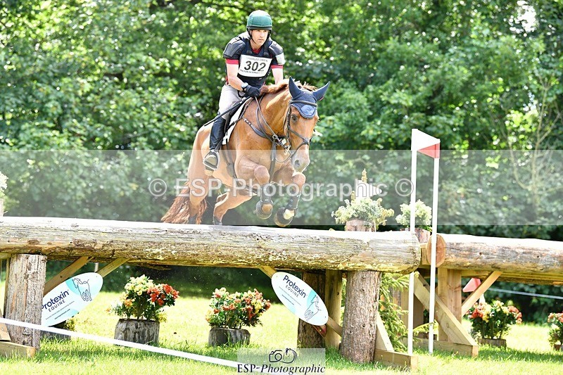 260530A-131207-15170 - C-302-Matthew.Glentworth