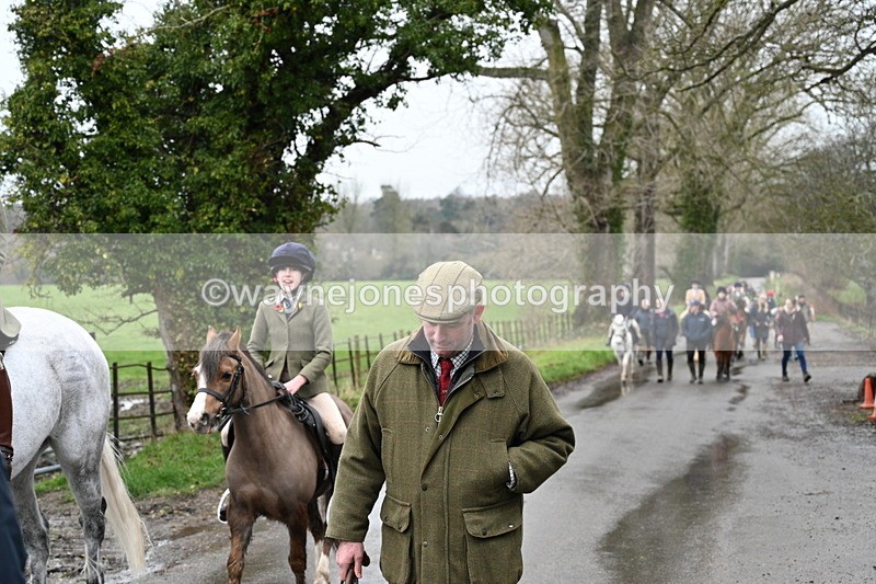 WJ7_9386 - Walk out..