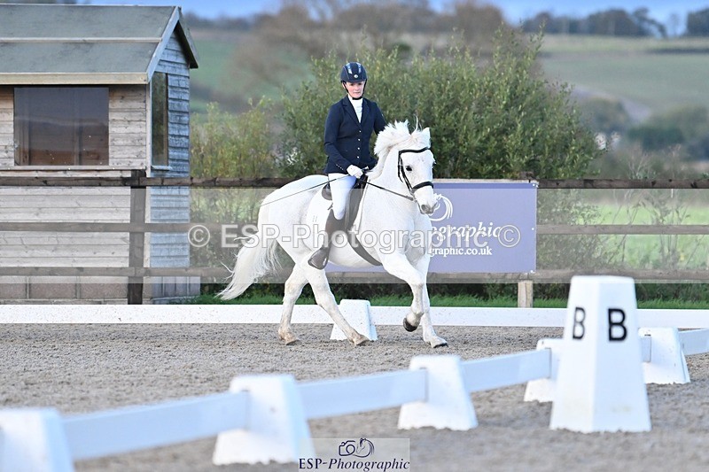 231105-162152-04075 - Cls 4 Novice 24 15.24 to 16.35 break