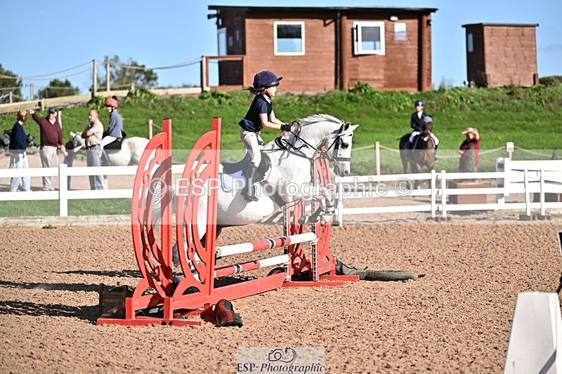 260915-164439-00085 - Clear Round and 60cm