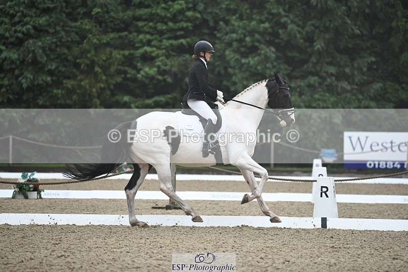 240720-113713-04356 - 123-Michelle_Wallis-Alvescot_Winning_Mood