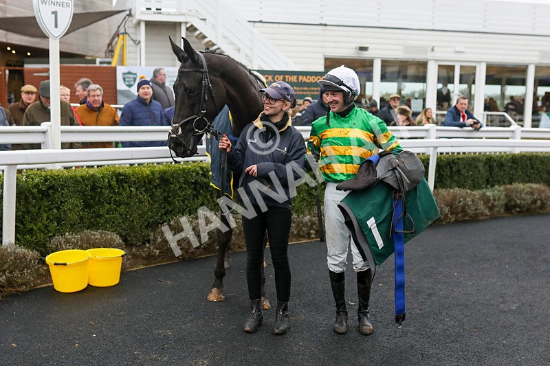 110124-Race 4-Hasthing-5154 - Race 4