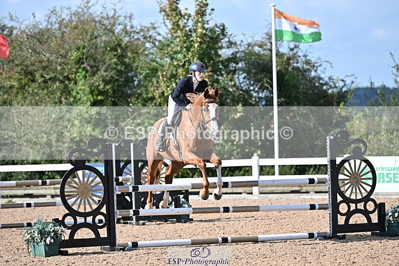 241004A-110440-01525 - Fri 07 Snr Brit Nov & 90cm Open