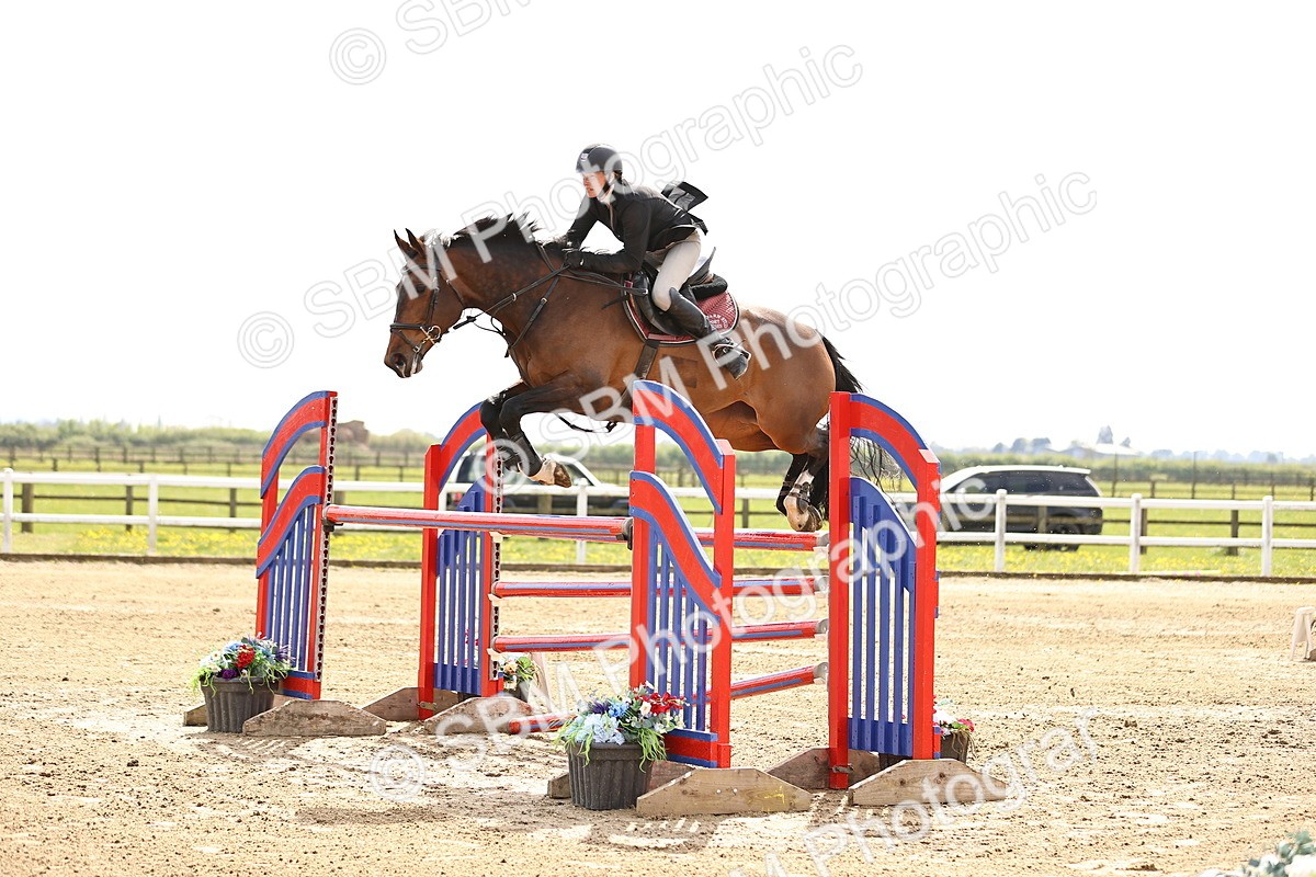  - Class 13 - Senior Foxhunter - 1.20m