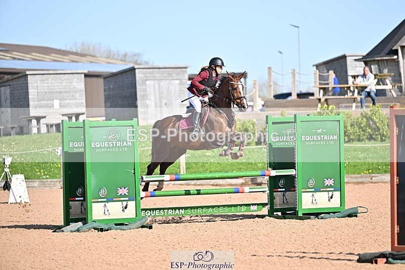 260408-101701-00121 - Cls 2 British Novice and 90cm