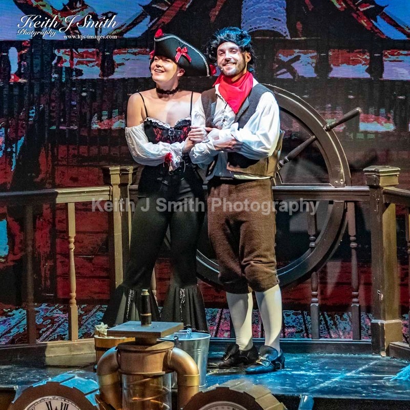 7KJS1007 - Ambition show team