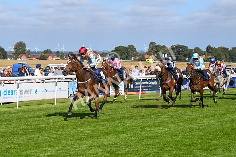 180924-Race 4-Surprised-4482 - Race 4