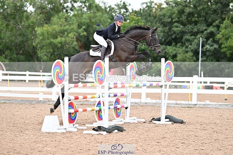 250820B-125707-00657 - Cls 4 Newcomers and 1.10m Open