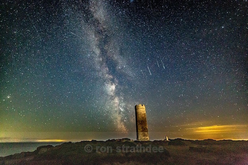 AW7C8907 - Skies of Man