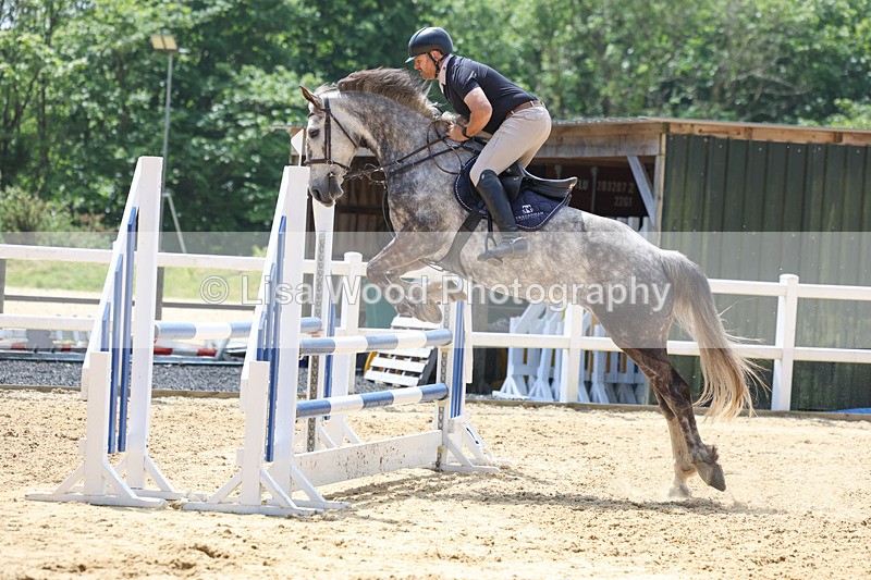 3E7A0432 - Class 10: Senior 95cm open