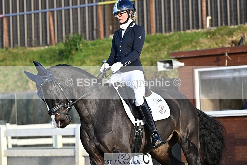 241214-135534-02662 - 124-isobel.goodwin-Milano.van.hof.olympia