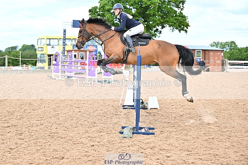 240608A-133734-02614 - Cls 4 Snr Newcomers and 1.10m Open