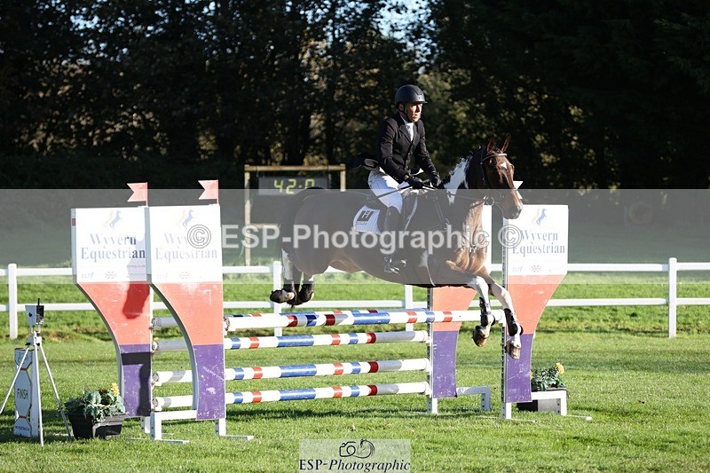 231022-093437-23965 - 640-UP.TO.MISCHIEF-Will.van.Ufford-TrotUp+SJ