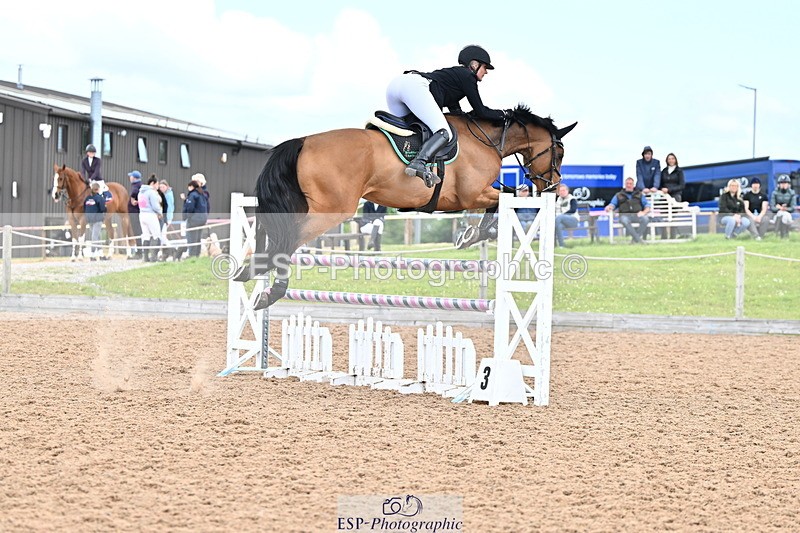 240608A-123021-02291 - Cls 4 Snr Newcomers and 1.10m Open